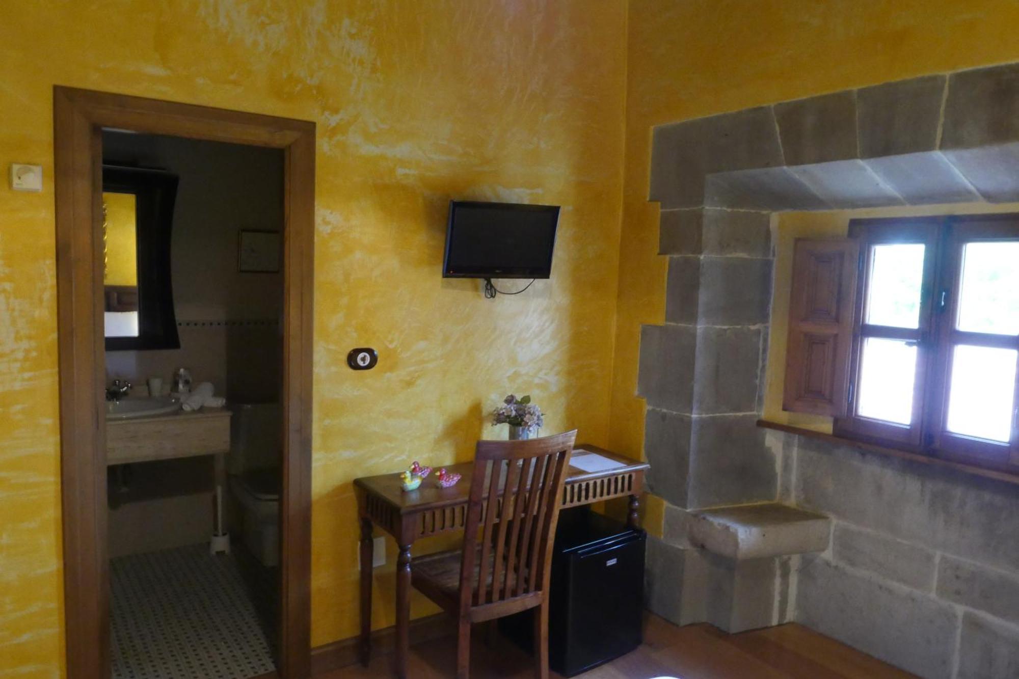 Hotel Palacio La Cajiga Abandames Bagian luar foto